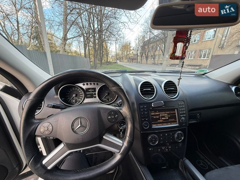 Внедорожник / Кроссовер Mercedes-Benz M-Class 2010 в Ивано-Франковске