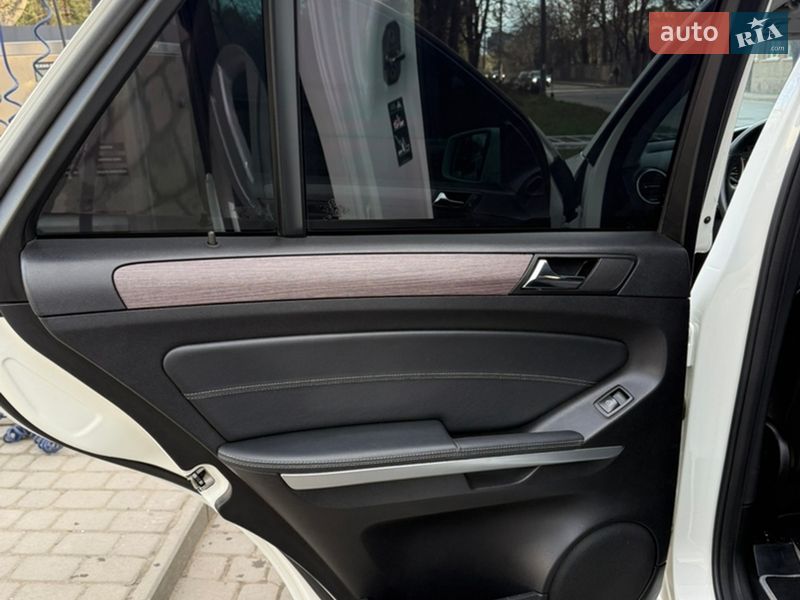 Внедорожник / Кроссовер Mercedes-Benz M-Class 2010 в Ивано-Франковске