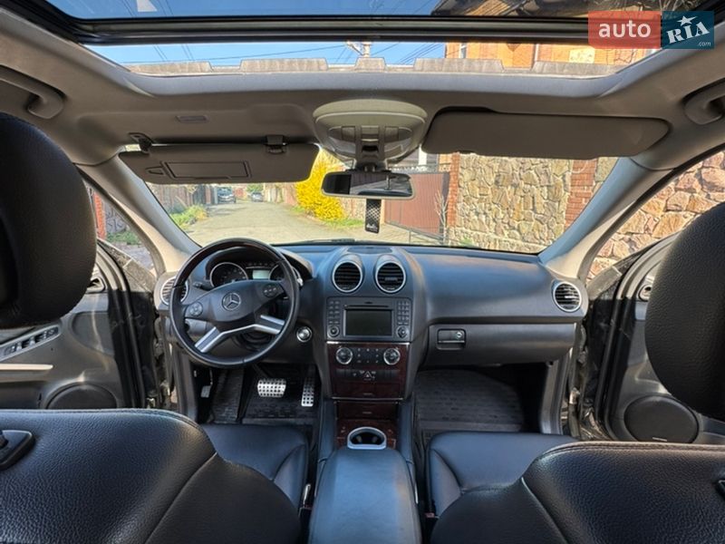 Внедорожник / Кроссовер Mercedes-Benz M-Class 2010 в Киеве