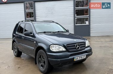 Позашляховик / Кросовер Mercedes-Benz M-Class 2000 в Золотоноші
