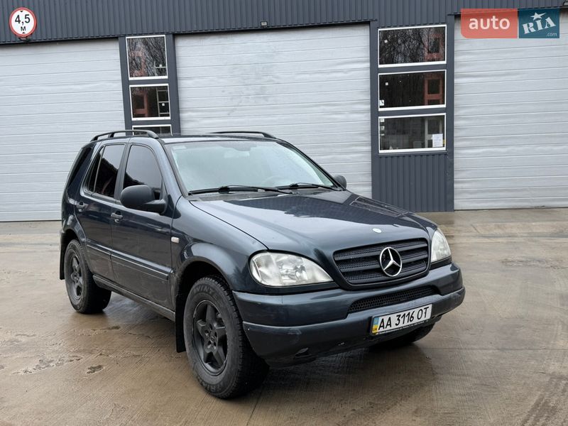 Mercedes-Benz M-Class 2000