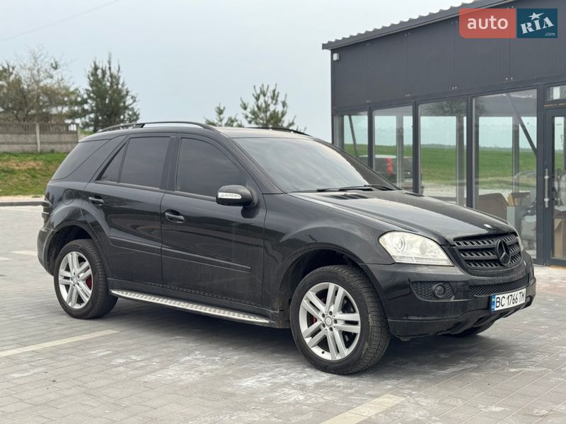 Mercedes-Benz M-Class 2005