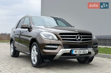 Позашляховик / Кросовер Mercedes-Benz M-Class 2014 в Рівному