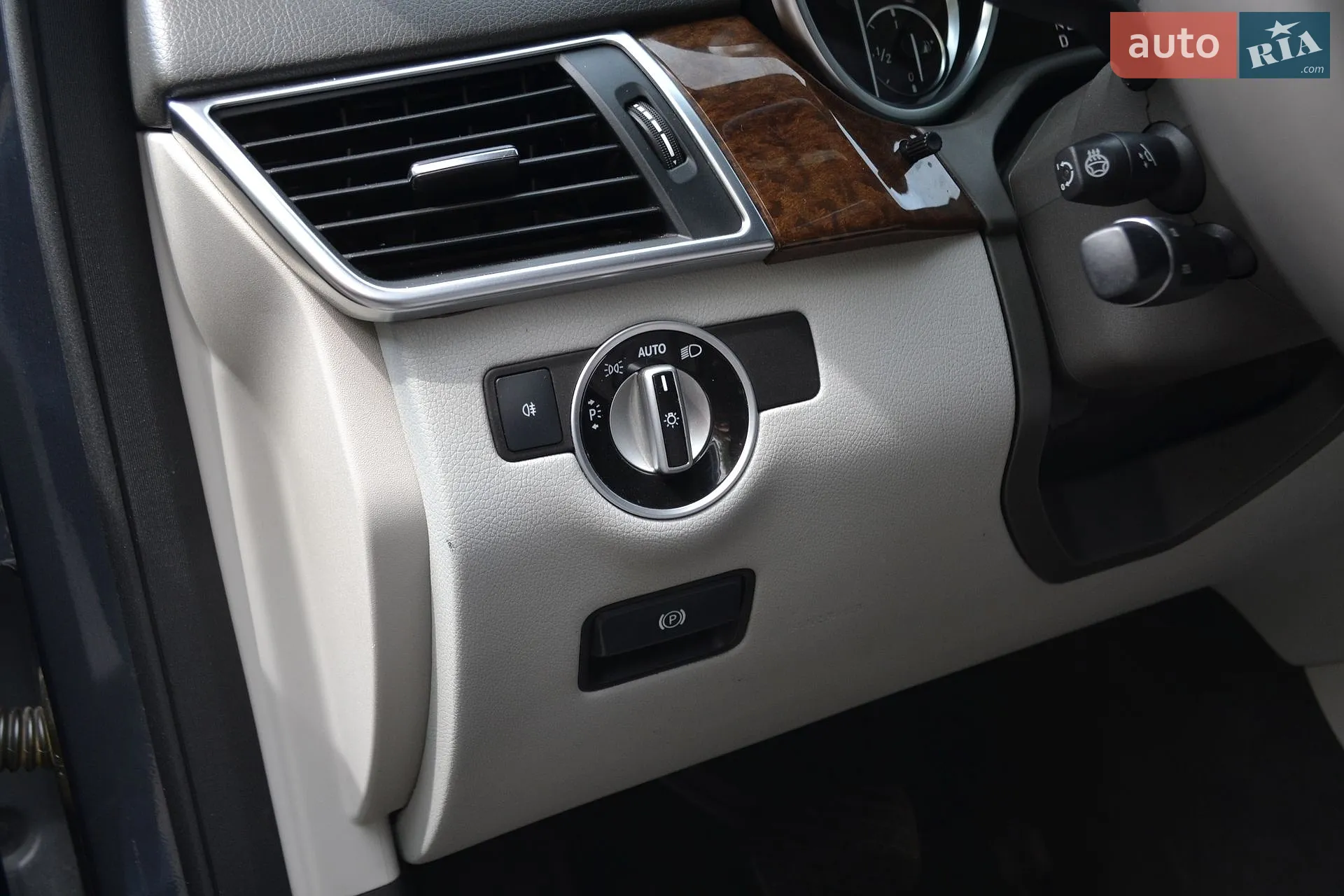 2011 Mercedes-Benz M-klasse - мініатюра 27