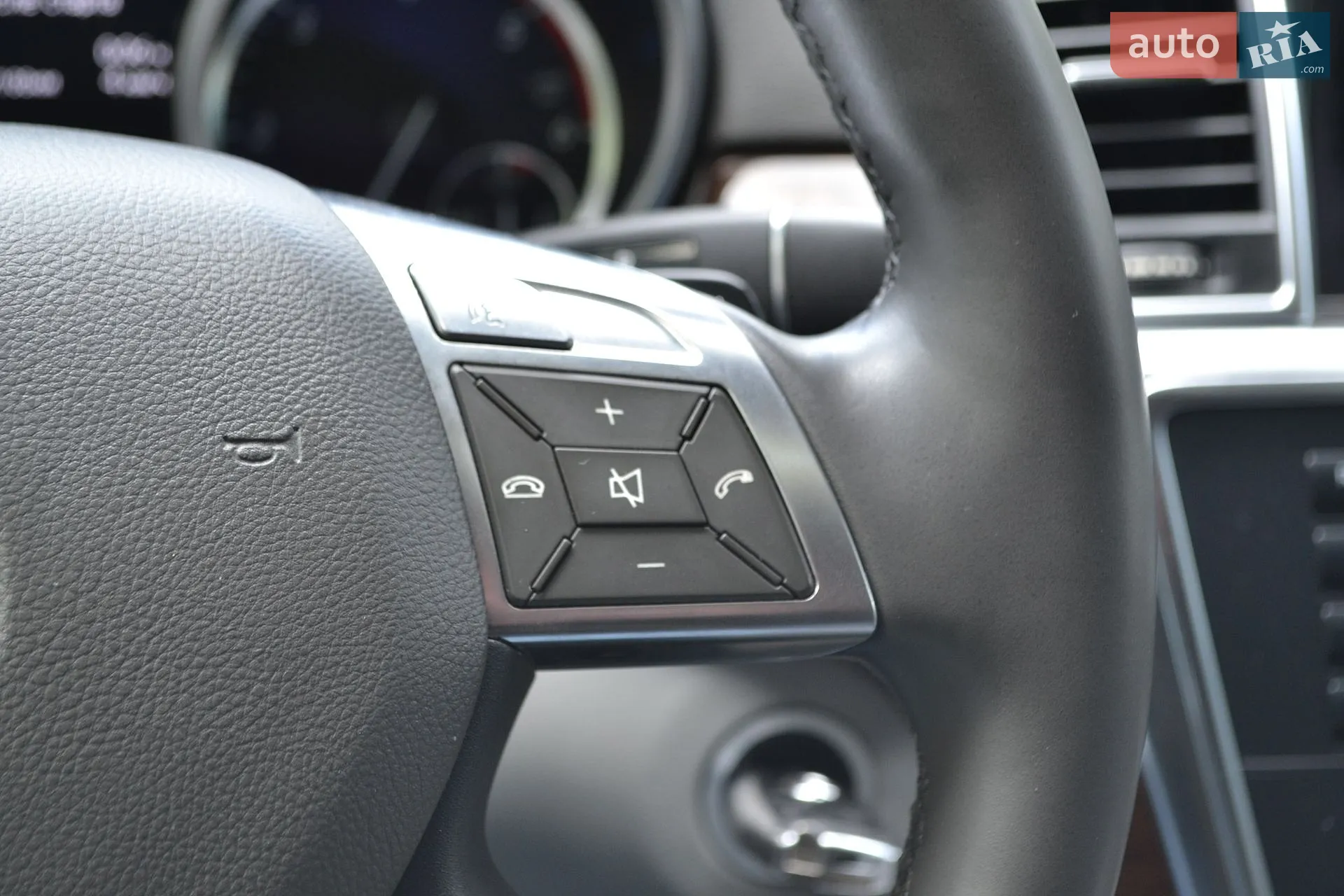 2011 Mercedes-Benz M-klasse - мініатюра 47