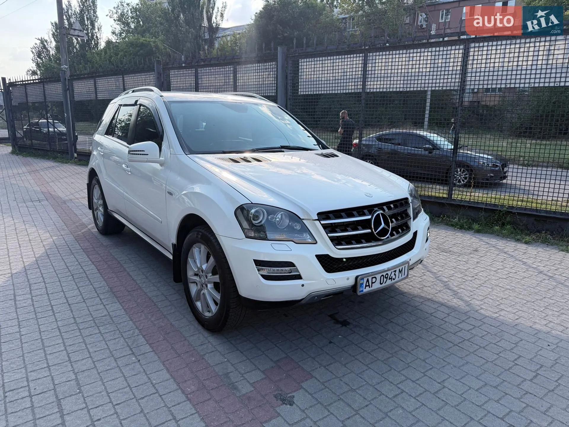 2011 Mercedes-Benz M-klasse - мініатюра 30