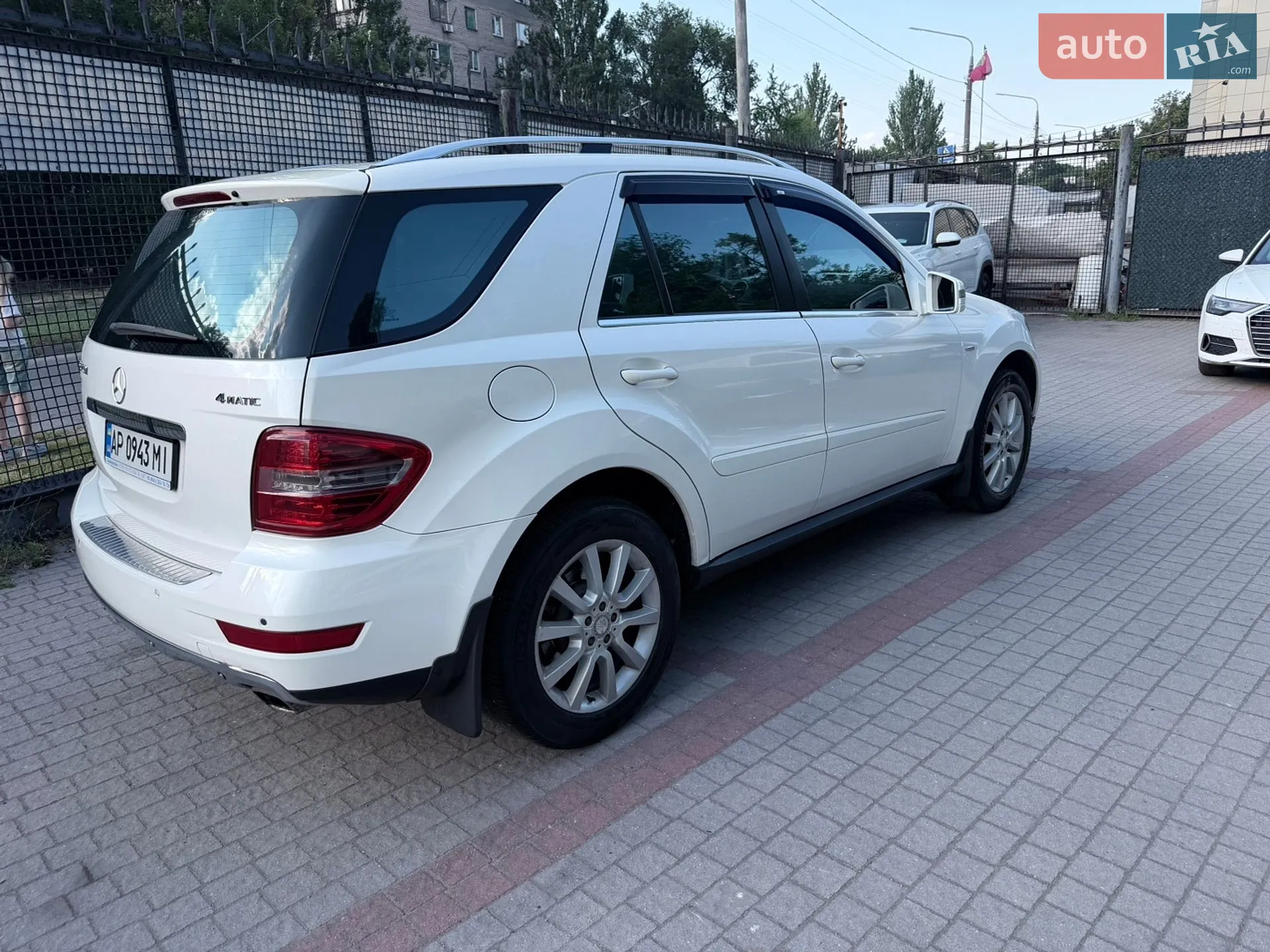 2011 Mercedes-Benz M-klasse - мініатюра 28
