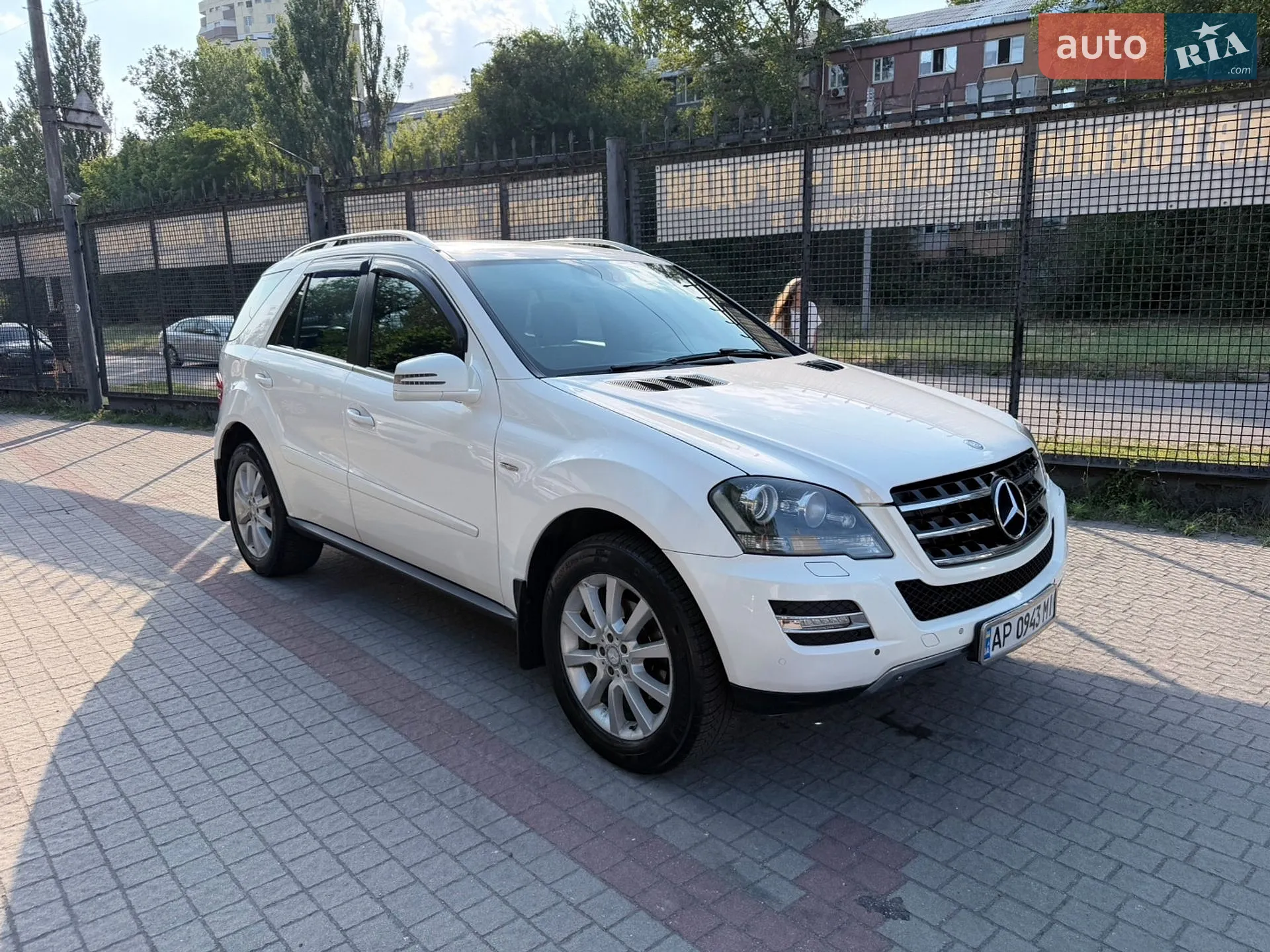 2011 Mercedes-Benz M-klasse - мініатюра 25