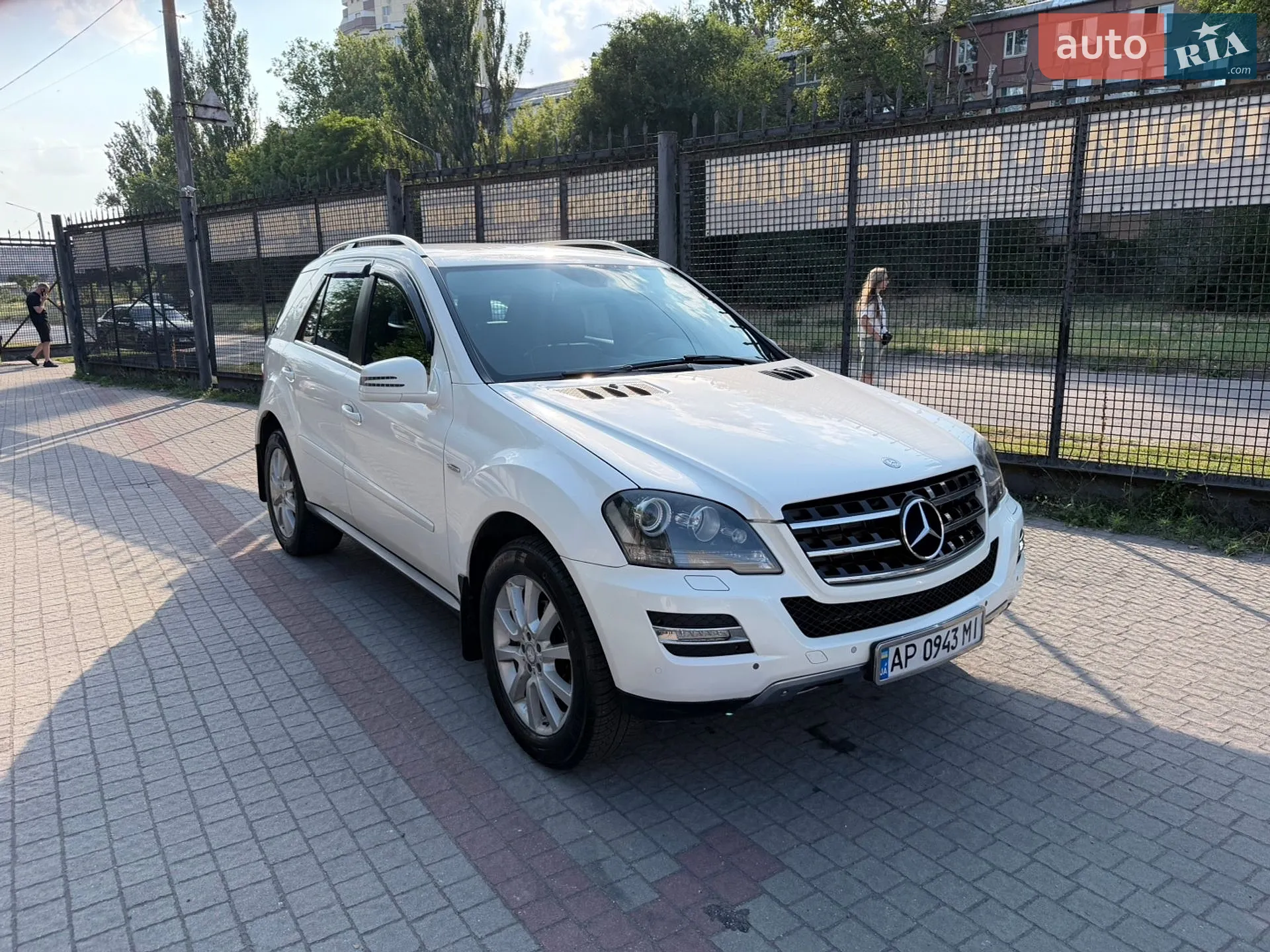 2011 Mercedes-Benz M-klasse - мініатюра 24