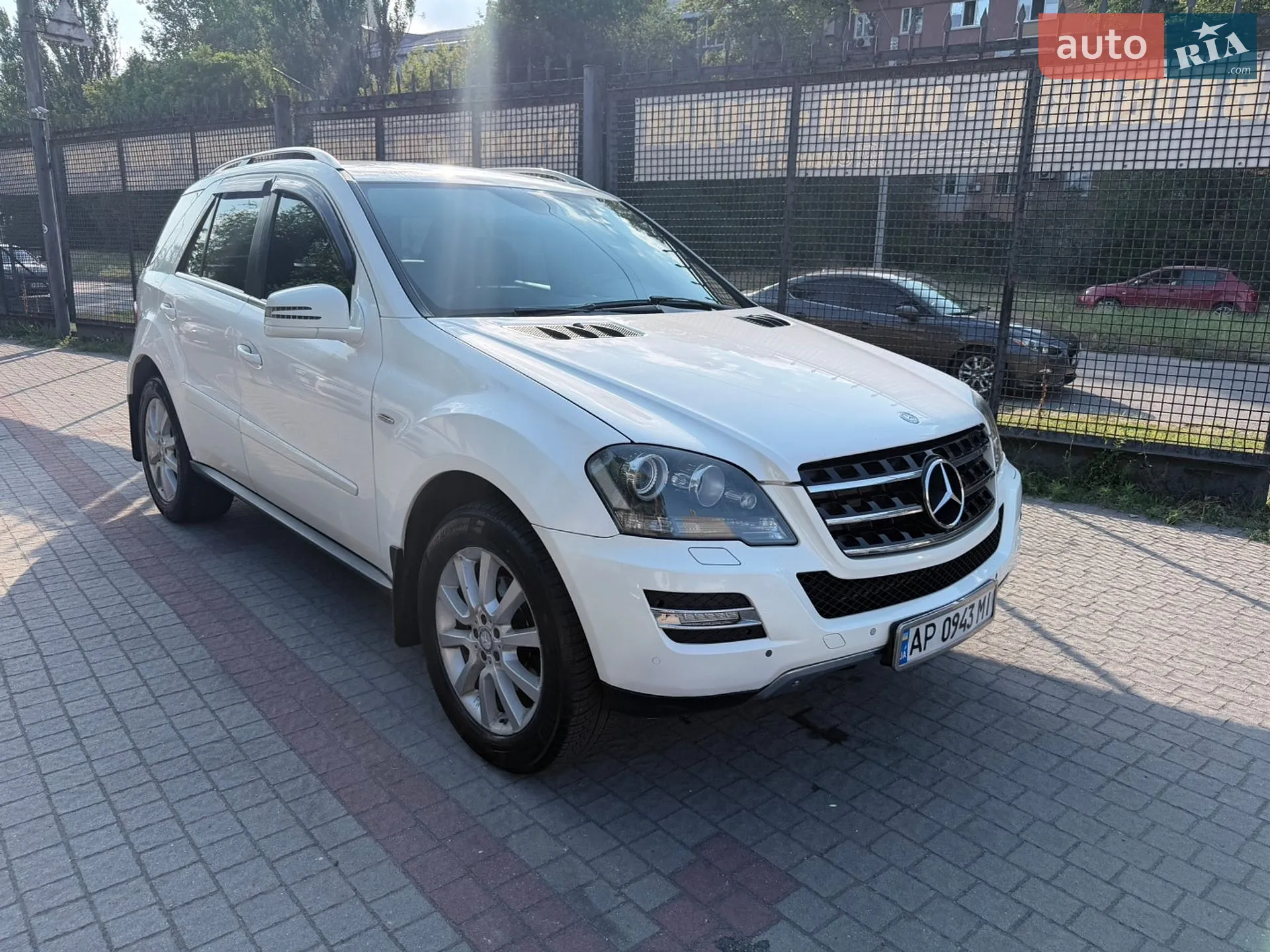2011 Mercedes-Benz M-klasse - мініатюра 21