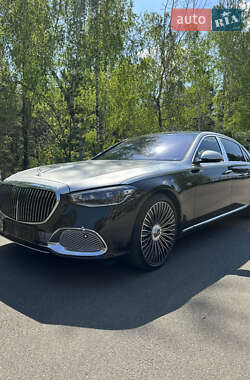 Седан Mercedes-Benz Maybach 2022 в 