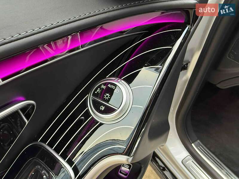 Седан Mercedes-Benz Maybach 2021 в Львові