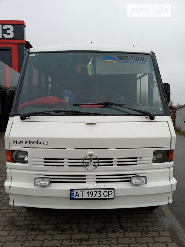 Туристичний / Міжміський автобус Mercedes-Benz MB-Class 1994 в 