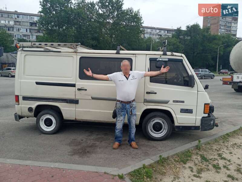 Минивэн Mercedes-Benz MB-Class 1988 в Запорожье