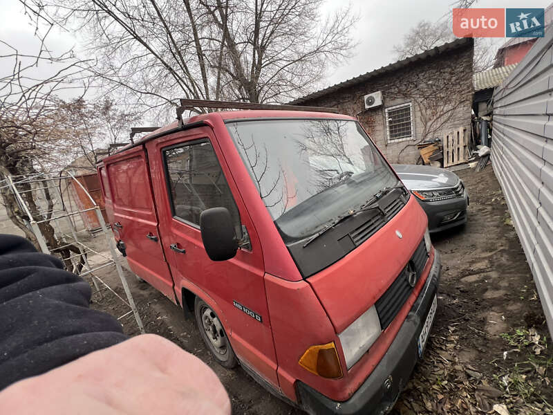 Грузовой фургон Mercedes-Benz MB-Class 1995 в 
