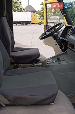 Минивэн Mercedes-Benz MB-Class 1989 в 