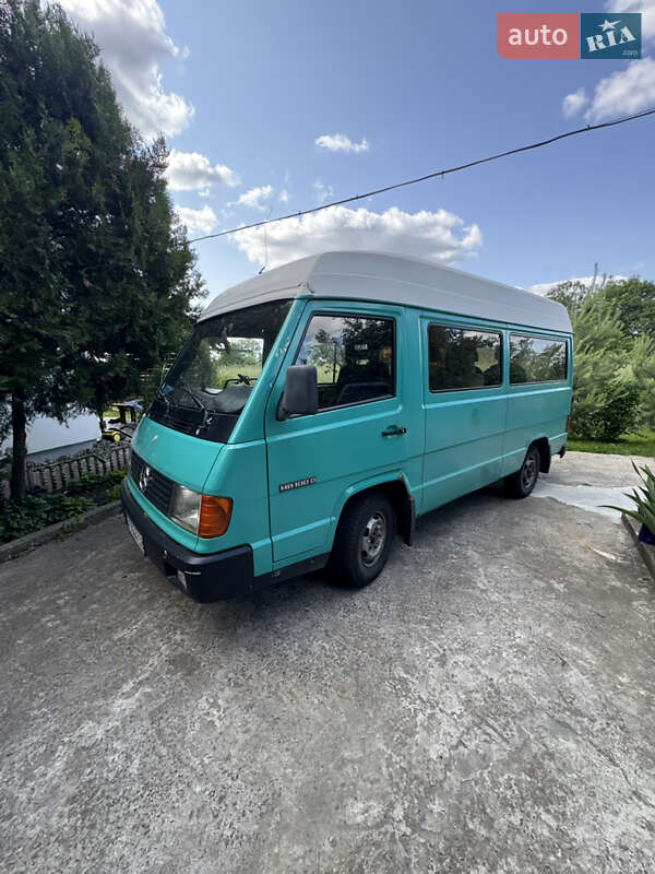 Минивэн Mercedes-Benz MB-Class 1995 в Ровно