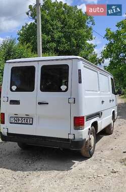 Грузовой фургон Mercedes-Benz MB-Class 1995 в 