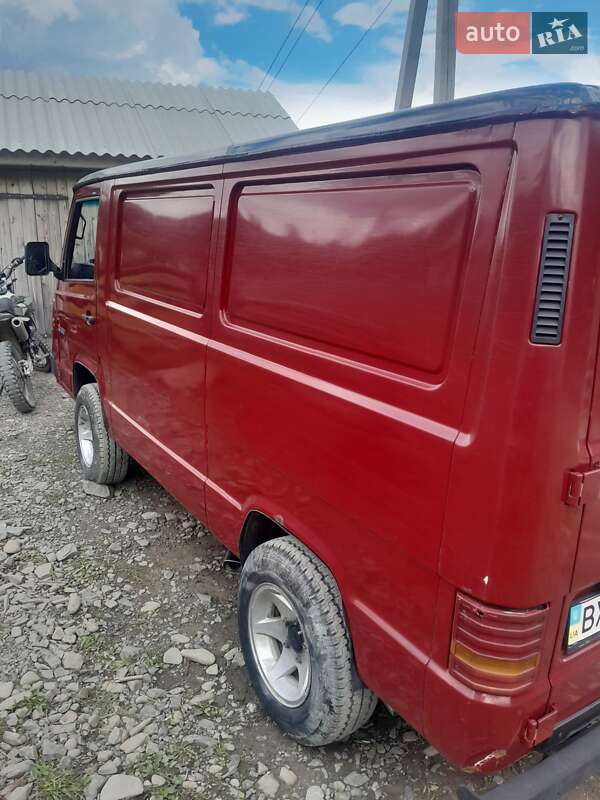 Вантажний фургон Mercedes-Benz MB-Class 1995 в Верховині