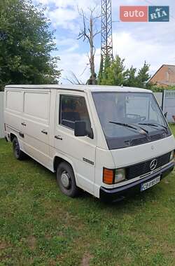 Грузовой фургон Mercedes-Benz MB-Class 1988 в Варве