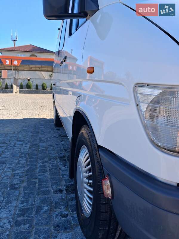 Mercedes-Benz MB-Class 1998