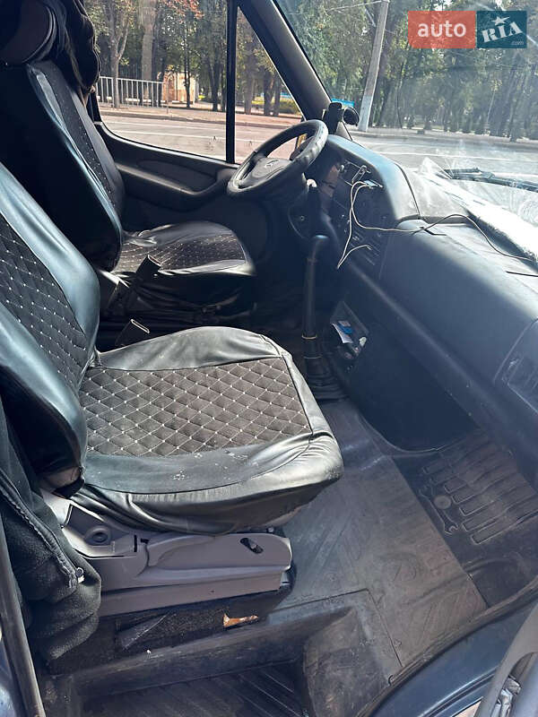 Грузовой фургон Mercedes-Benz MB-Class 1997 в Кривом Роге