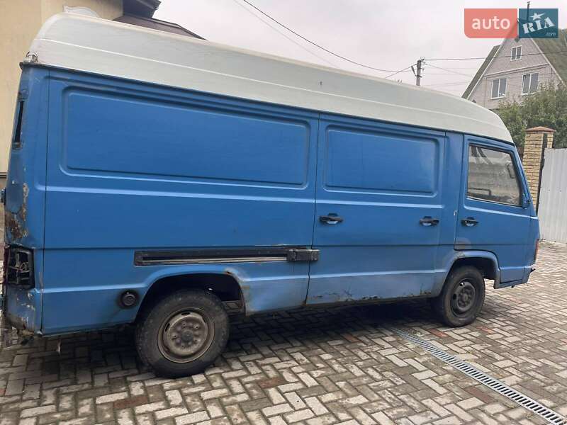 Грузовой фургон Mercedes-Benz MB-Class 1990 в Киеве