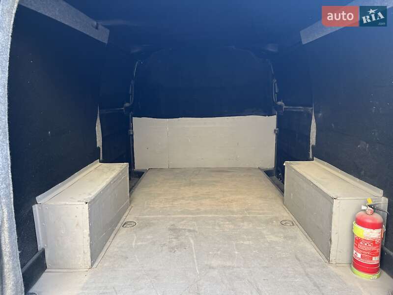 Вантажний фургон Mercedes-Benz Metris 2016 в Тернополі