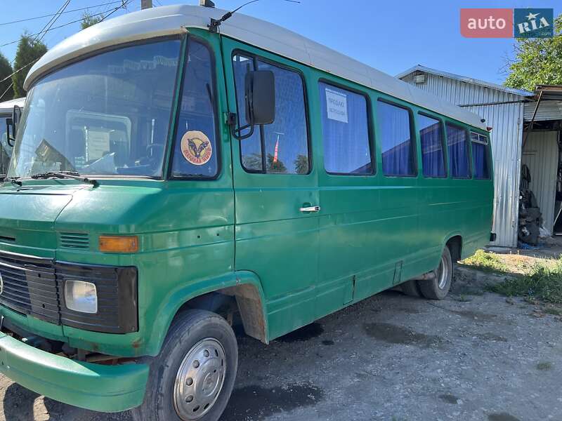 Пригородный автобус Mercedes-Benz O 309 1980 в Чорткове