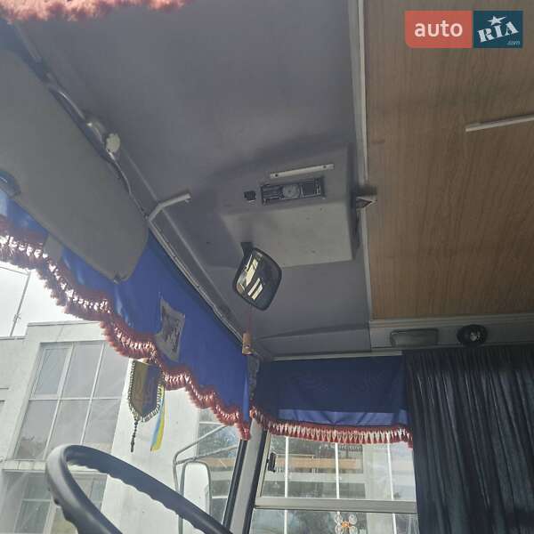 Приміський автобус Mercedes-Benz O 404 1991 в Львові фото 16 Приміський автобус Mercedes-Benz O 404 1991 в Львові