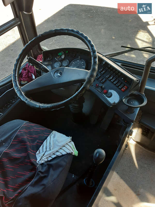 Пригородный автобус Mercedes-Benz O 407 1998 в Дрогобыче