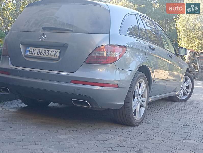 Универсал Mercedes-Benz R-Class 2010 в Ровно