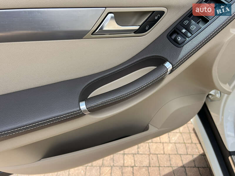 Минивэн Mercedes-Benz R-Class 2011 в Киеве