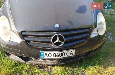Минивэн Mercedes-Benz R-Class 2006 в 
