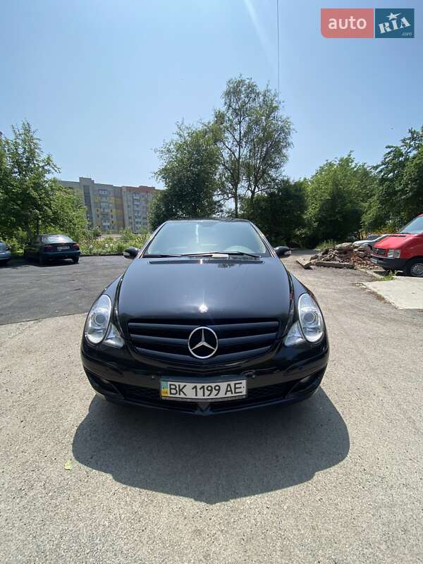 Минивэн Mercedes-Benz R-Class 2006 в 