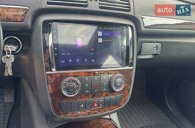Минивэн Mercedes-Benz R-Class 2012 в 