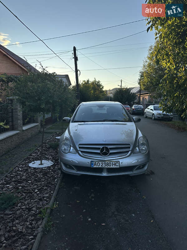 Минивэн Mercedes-Benz R-Class 2007 в 
