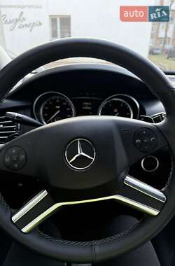 Минивэн Mercedes-Benz R-Class 2011 в 