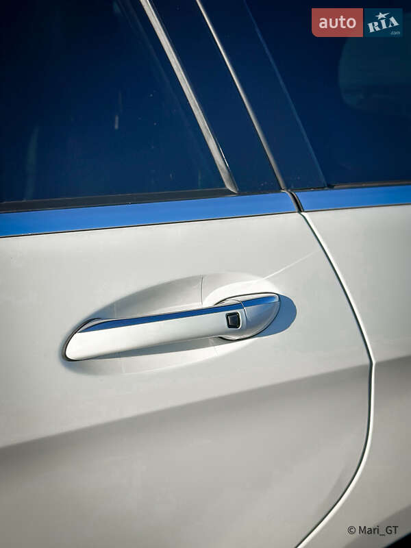 Мінівен Mercedes-Benz R-Class 2012 в Дніпрі