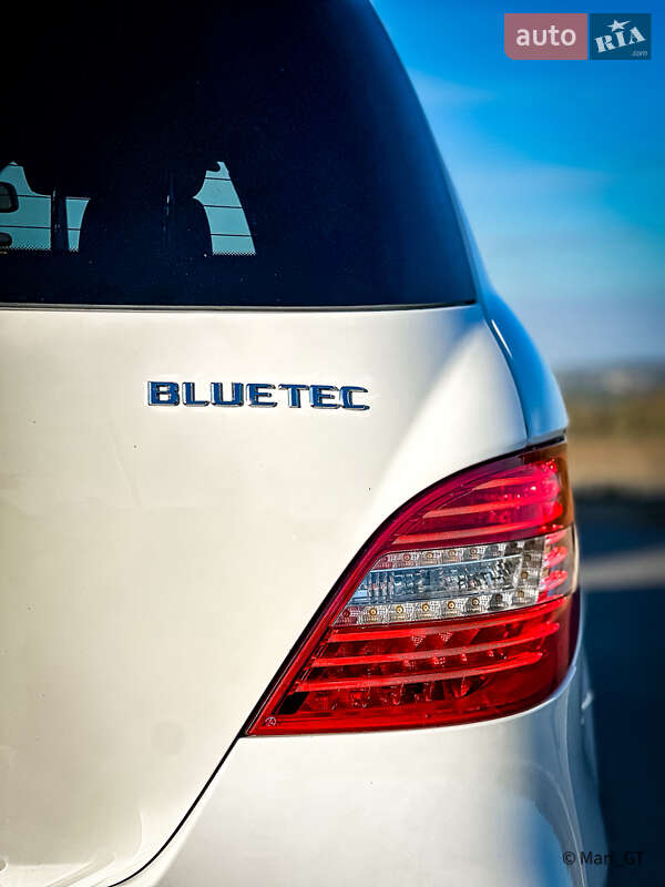 Мінівен Mercedes-Benz R-Class 2012 в Дніпрі