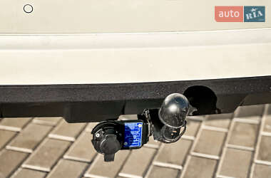 Минивэн Mercedes-Benz R-Class 2012 в 