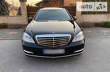 Седан Mercedes-Benz S-Class 2010 в Виннице