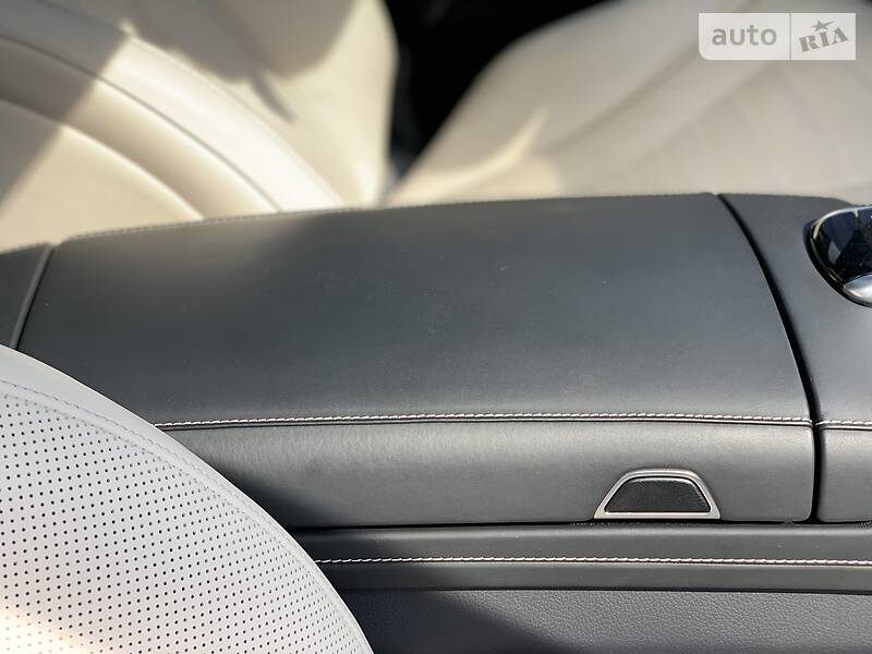 Седан Mercedes-Benz S-Class 2019 в Києві