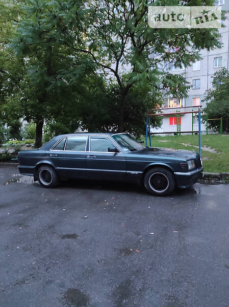 Седан Mercedes-Benz S-Class 1985 в Луцке