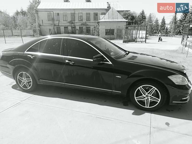 Седан Mercedes-Benz S-Class 2011 в Ивано-Франковске