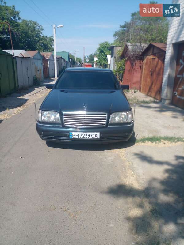 Седан Mercedes-Benz S-Class 1997 в Черноморске