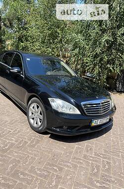 Позашляховик / Кросовер Mercedes-Benz S-Class 2006 в Олександрії