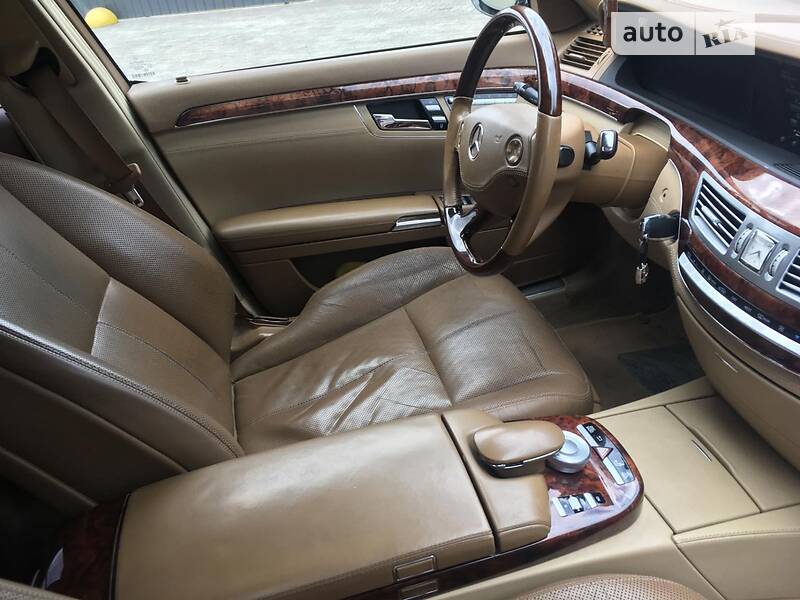 Седан Mercedes-Benz S-Class 2005 в Шептицькому