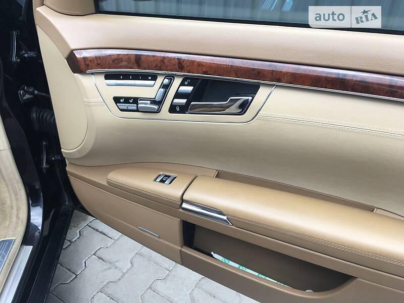 Седан Mercedes-Benz S-Class 2005 в Шептицькому