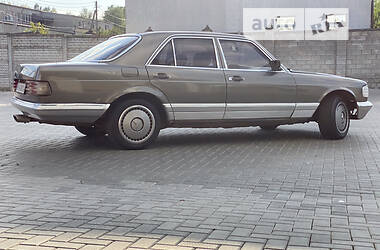 Седан Mercedes-Benz S-Class 1982 в 